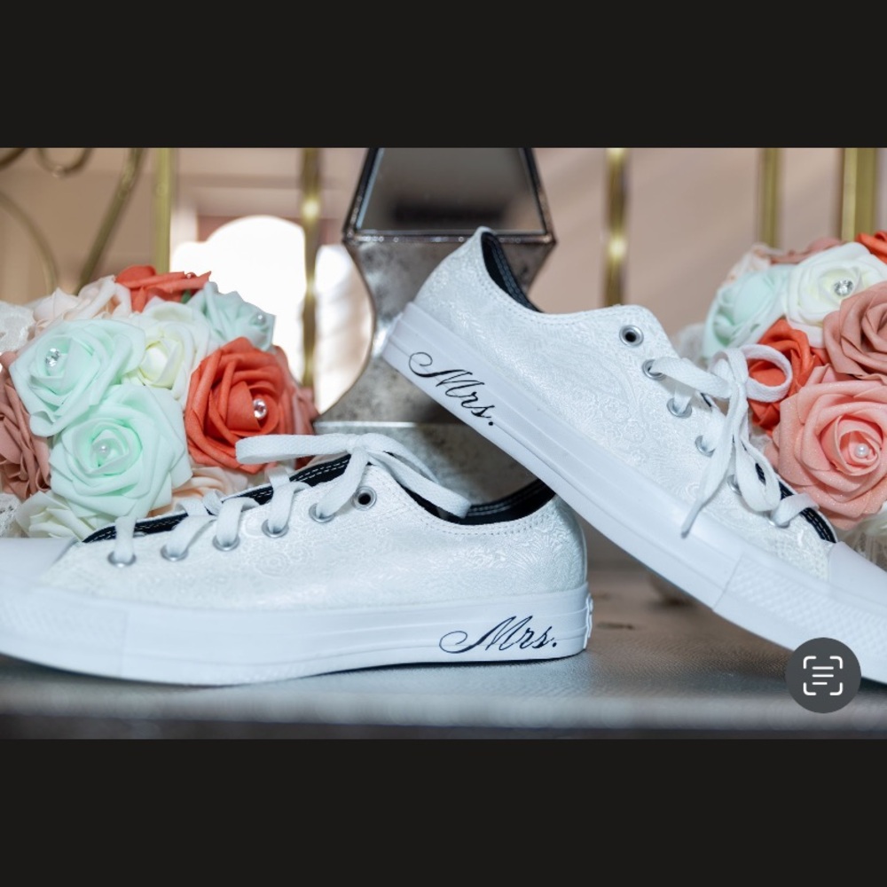 Customize wedding converse